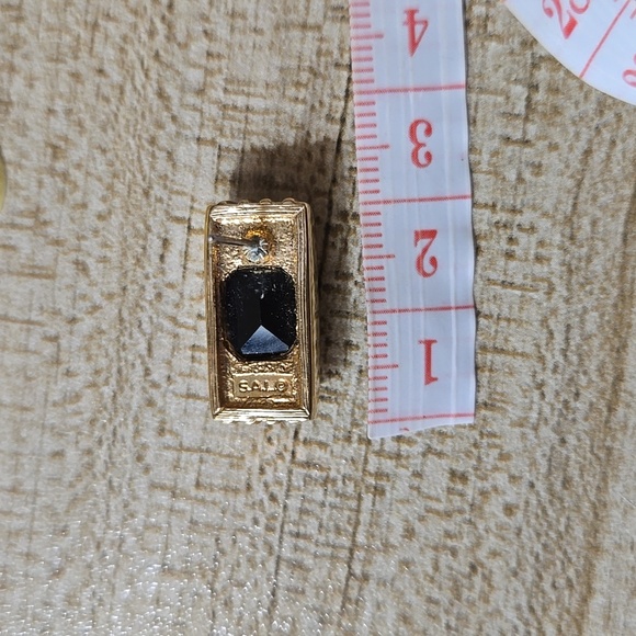 Vintage S.A.L Swarovski baguette stud black crystal cleae and gold studs 80s - Picture 4 of 4